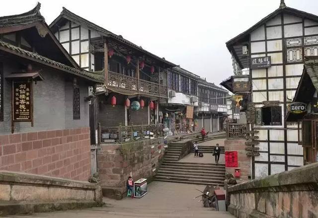 省十四届人大二次会议株洲市代表团召开全体会议